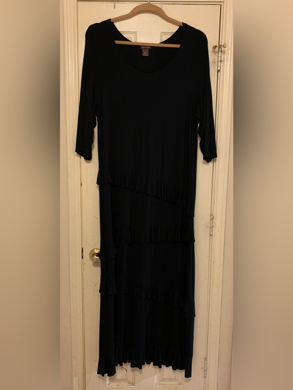 Multiplies Black Jersey Knit Ruffle 2x Maxi Dress. 3528